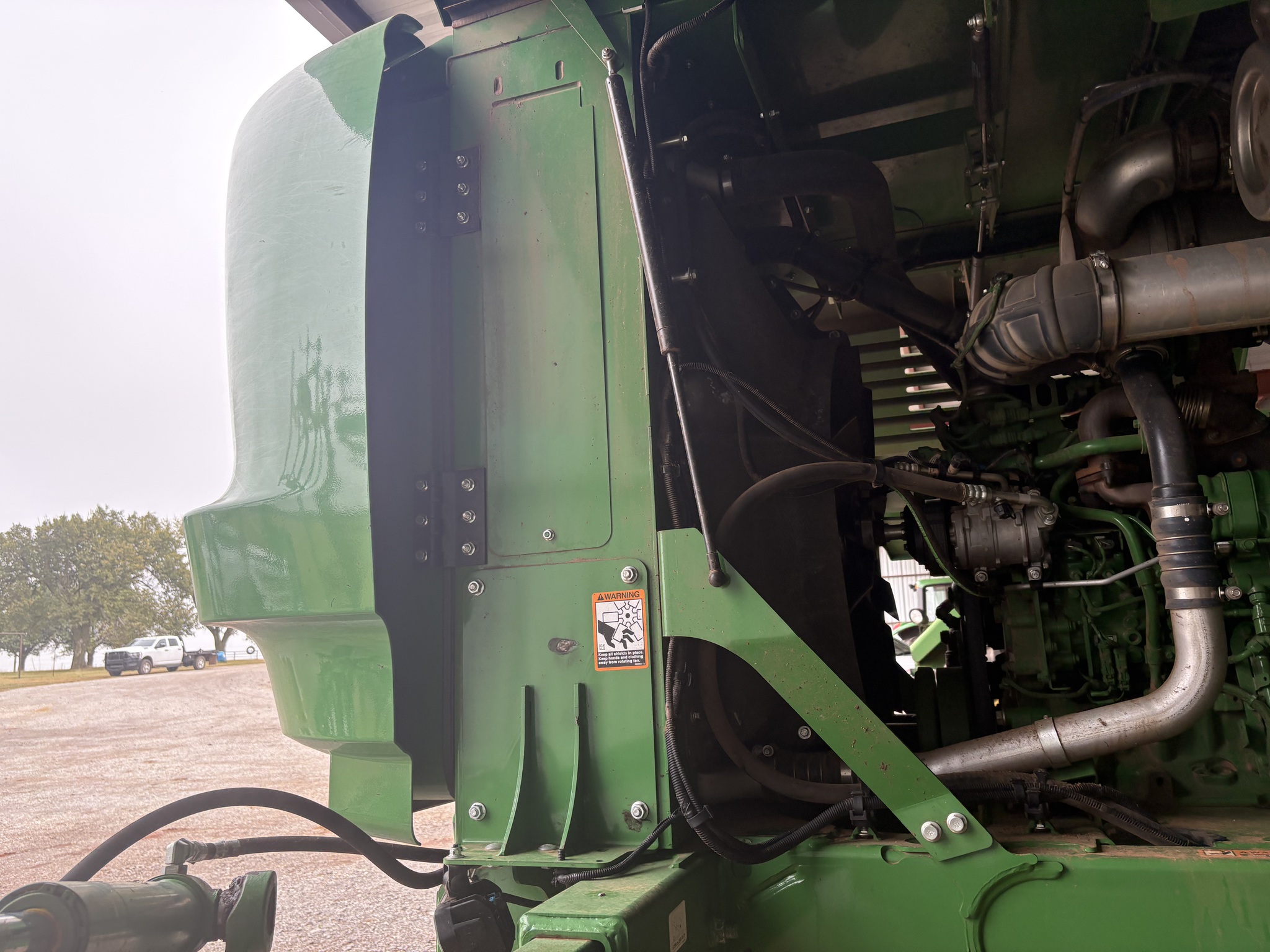 2024 John Deere W235R Image 6