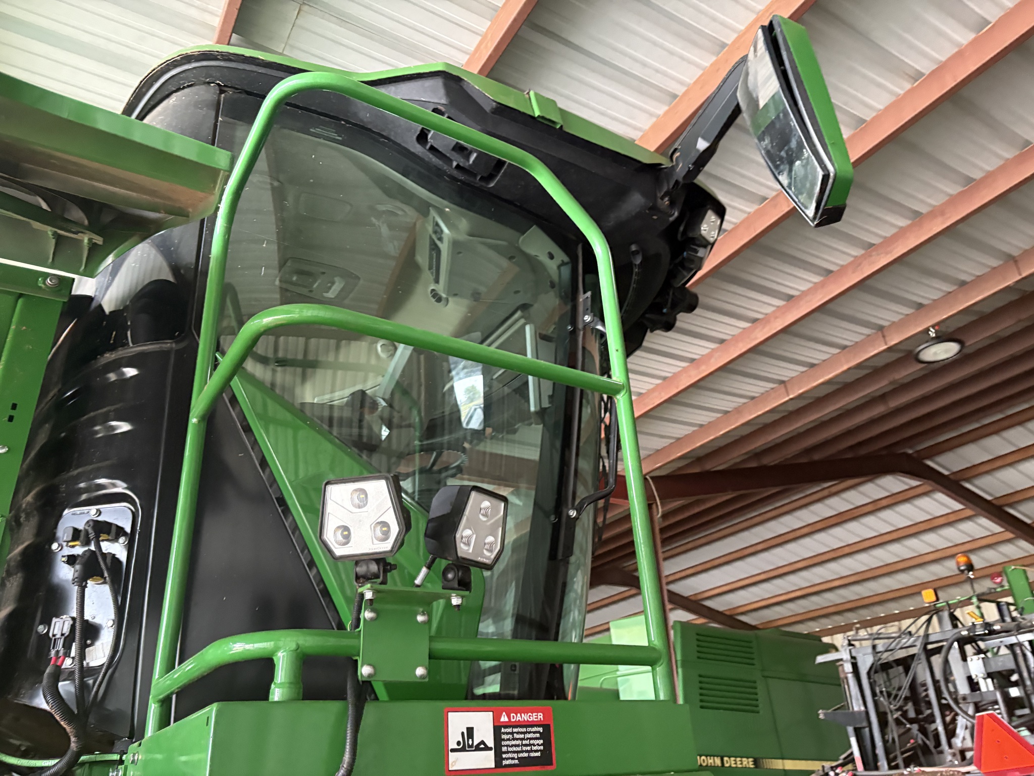 2024 John Deere W235R Image 5