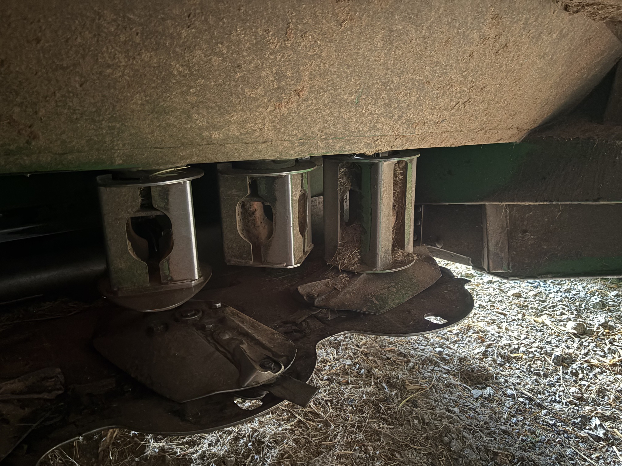 2024 John Deere W235R Image 32