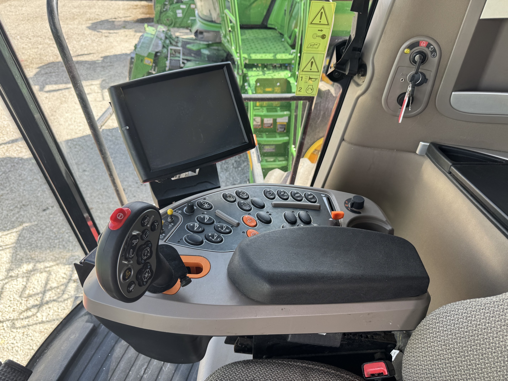 2023 Case IH 8250 Image 9