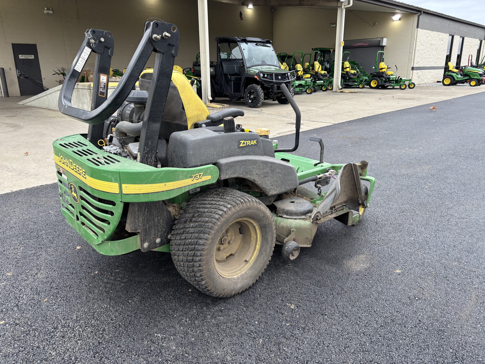 Used 2007 John Deere 737 Zero Turn Mowers at Koenig Equipment in Urbana, OH - PhotoXL4