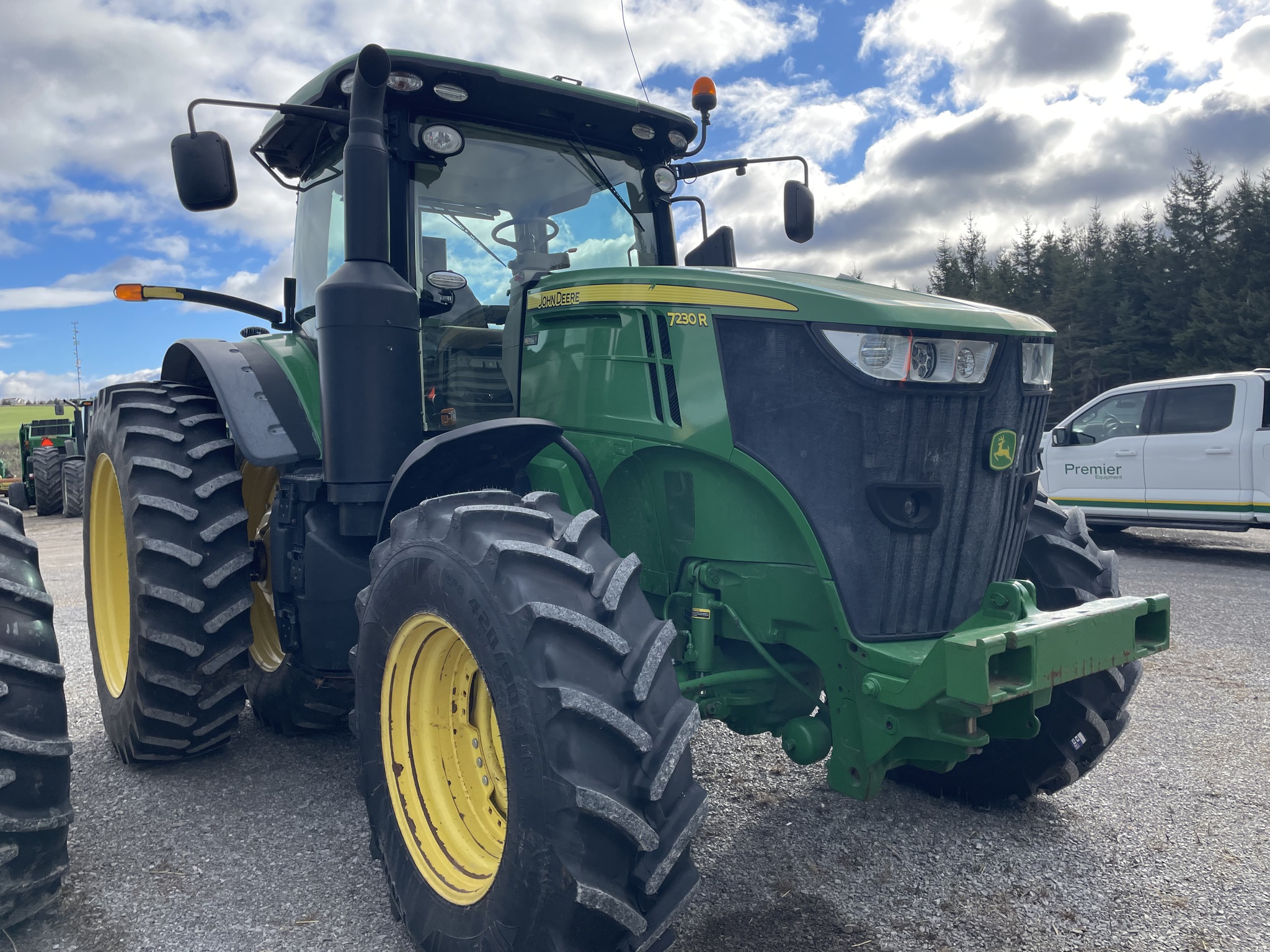 2014 John Deere 7230R Image 2