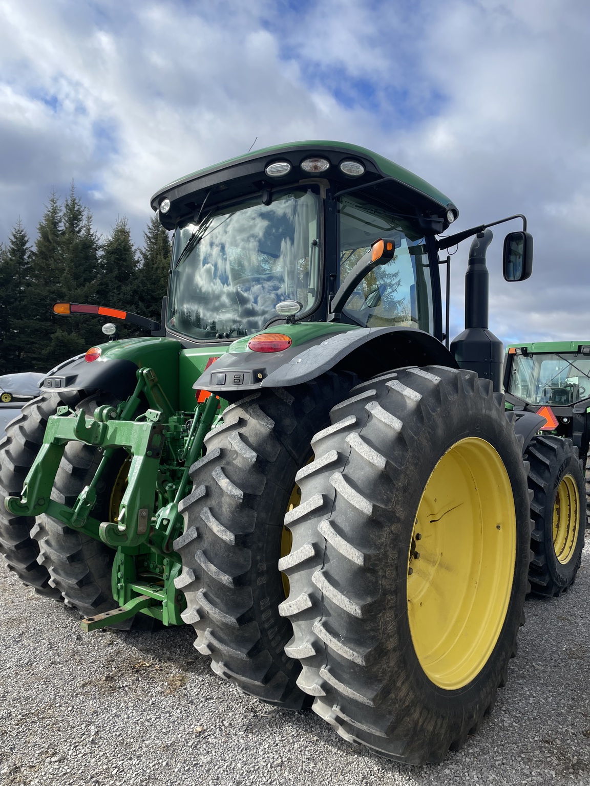 2014 John Deere 7230R Image 9