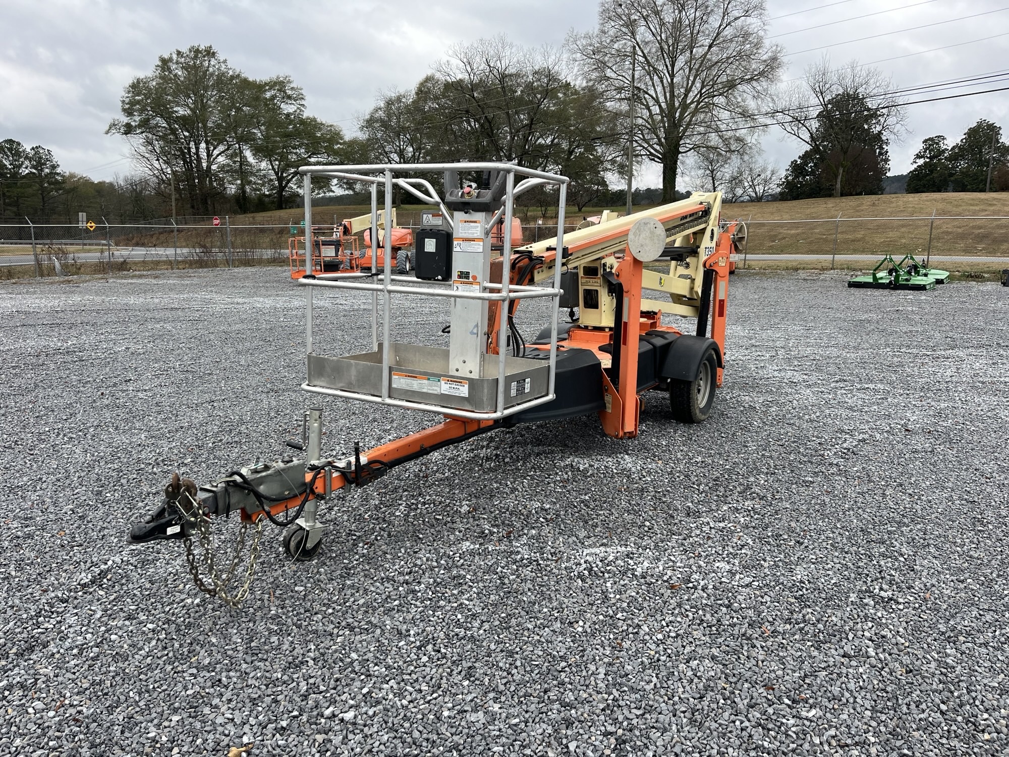 2016 JLG T350 Image 2