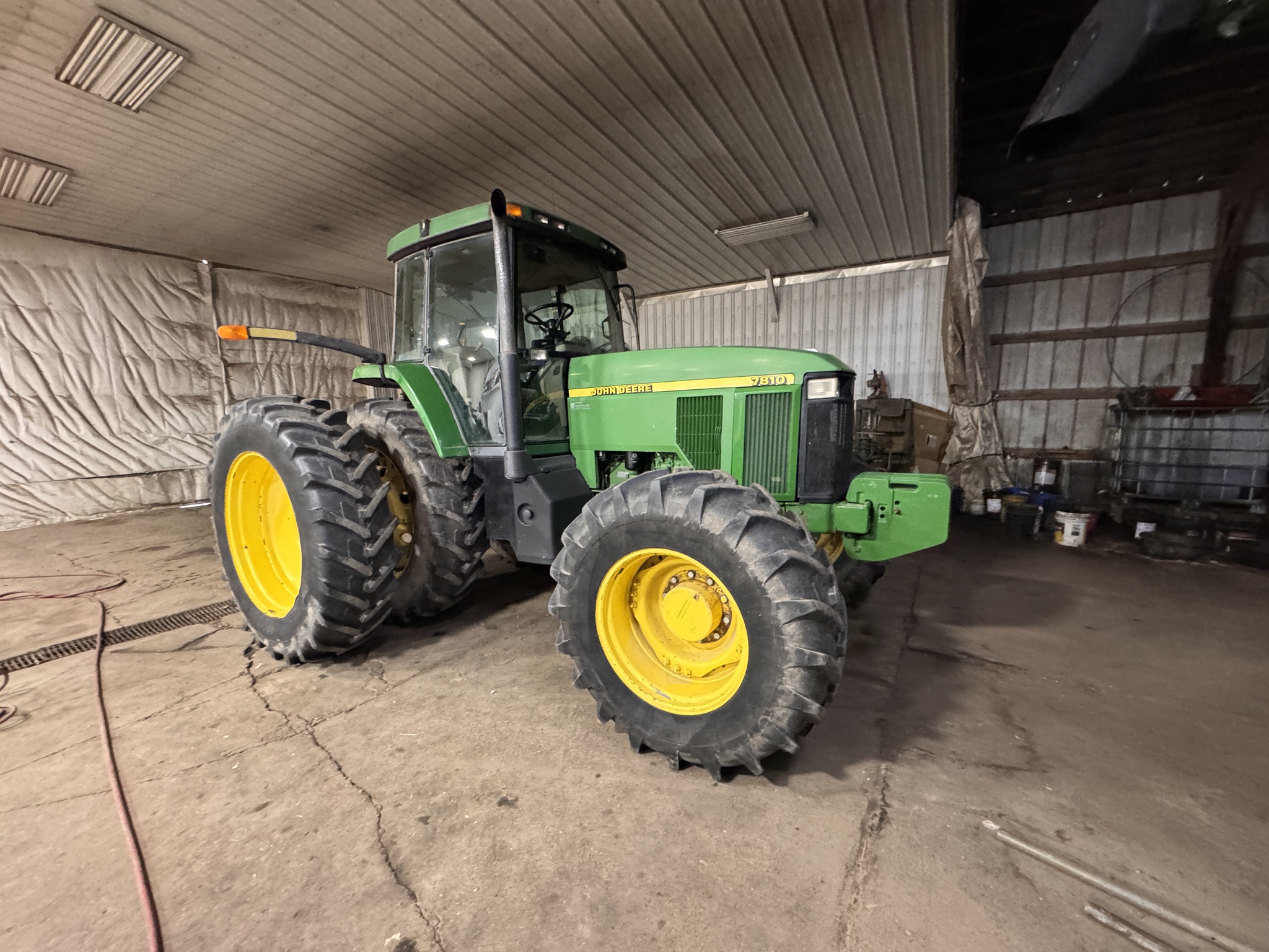 2001 John Deere 7810 Image 1