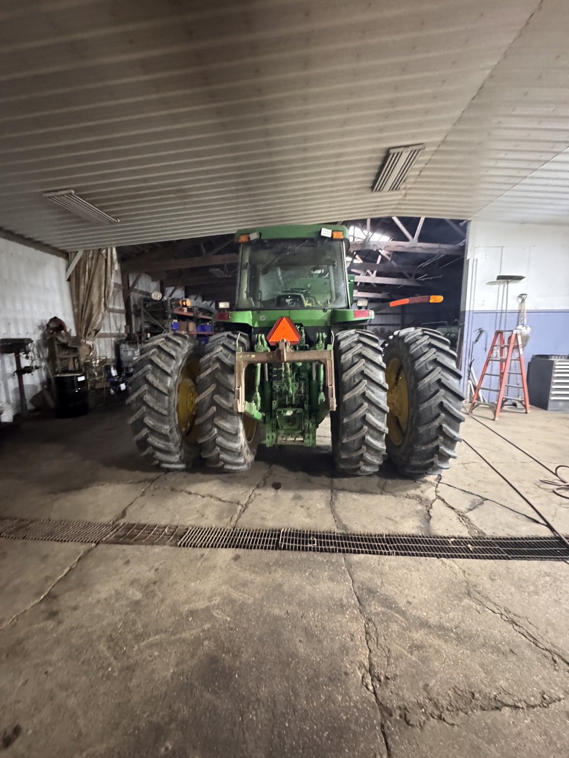 2001 John Deere 7810 Image 4