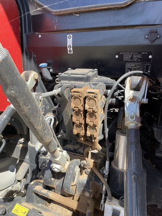 Case MAXXUM125 image 22