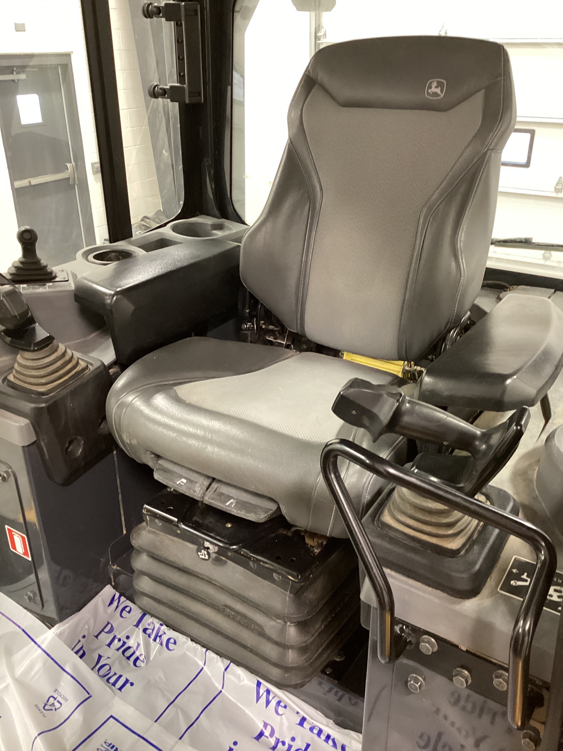 2020 John Deere 700L Image 12