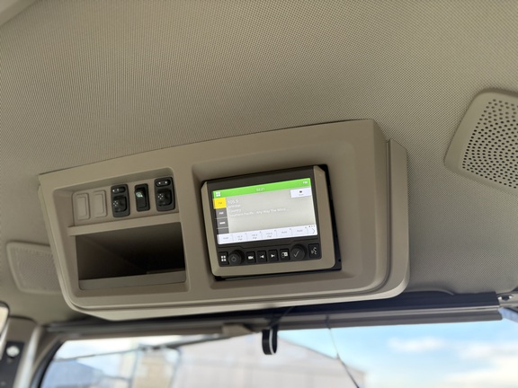 2025 John Deere 8R 410 - Photo14