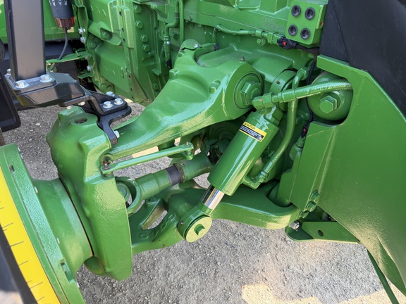 2025 John Deere 8R 410 - Photo13