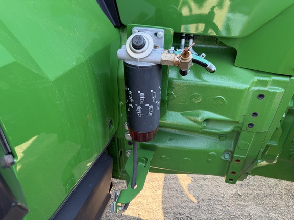 2025 John Deere 8R 410 - Photo14