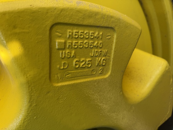2025 John Deere 8R 410 - Photo17