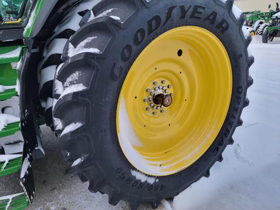 2025 John Deere 8R 410 - Photo13