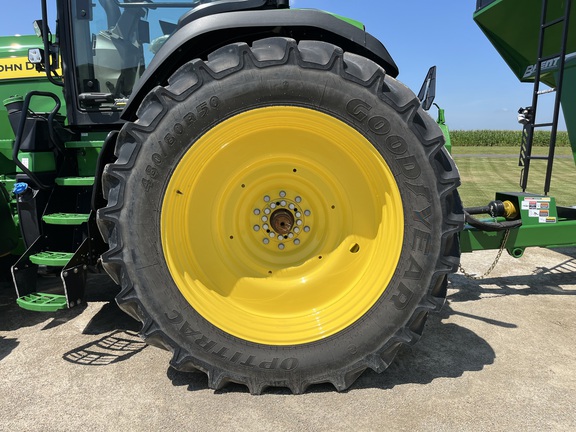 2025 John Deere 8R 410 - Photo19