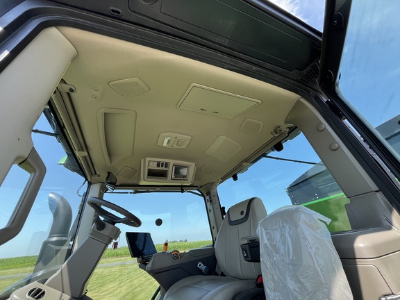 2025 John Deere 8R 410 - Photo34