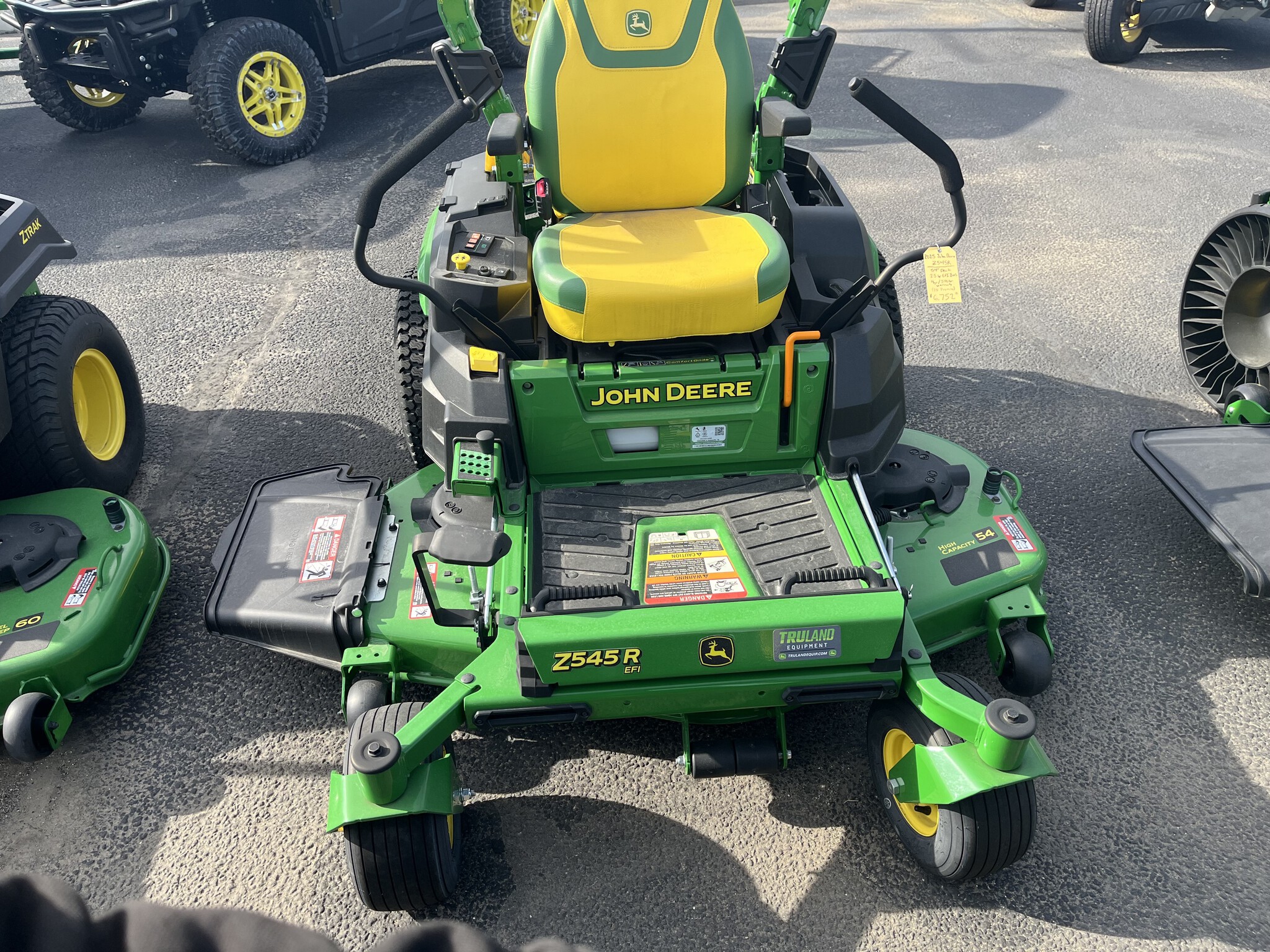 2025 John Deere Z545R Image 3
