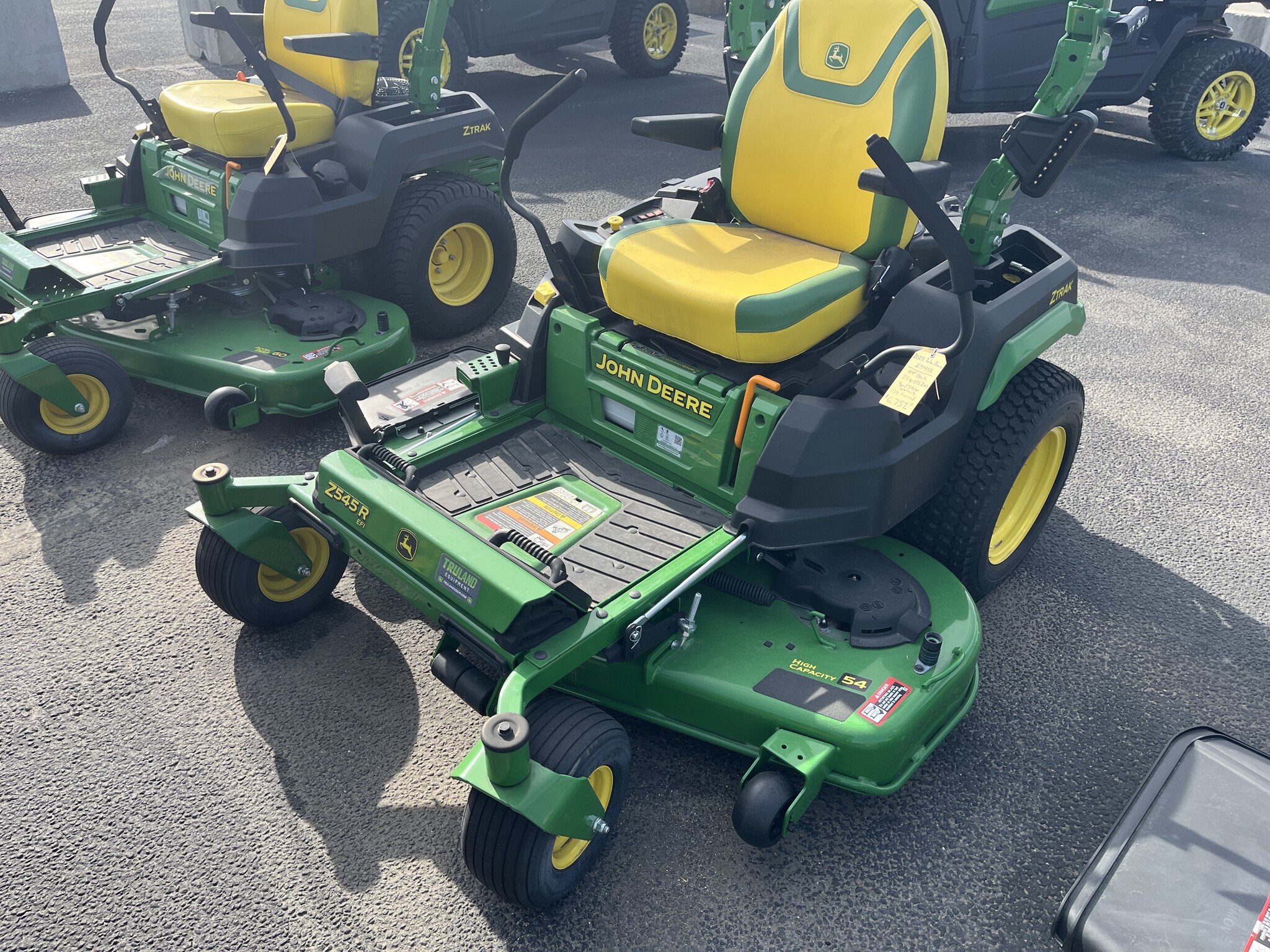 2025 John Deere Z545R Image 2