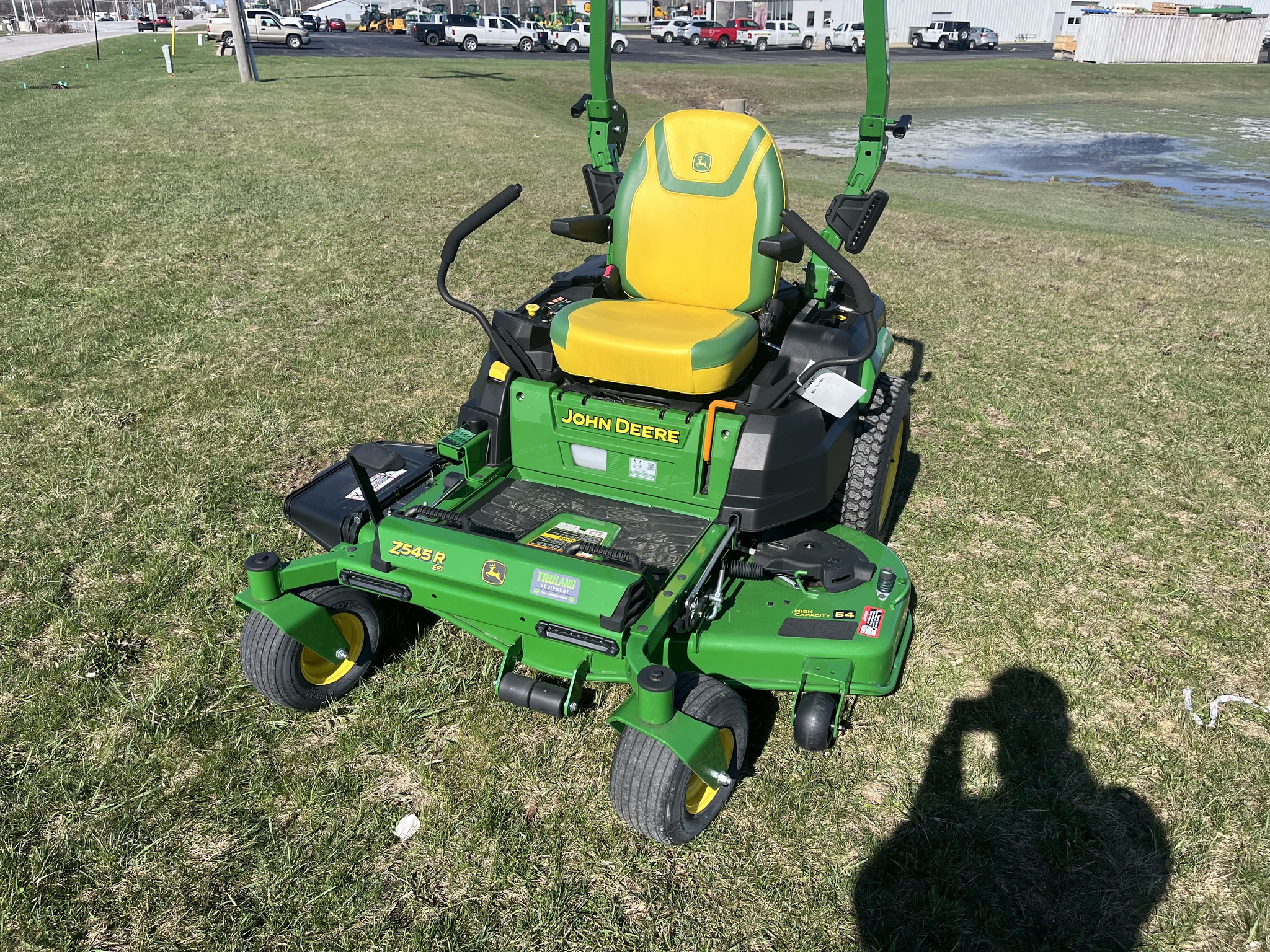 2025 John Deere Z545R Image 2