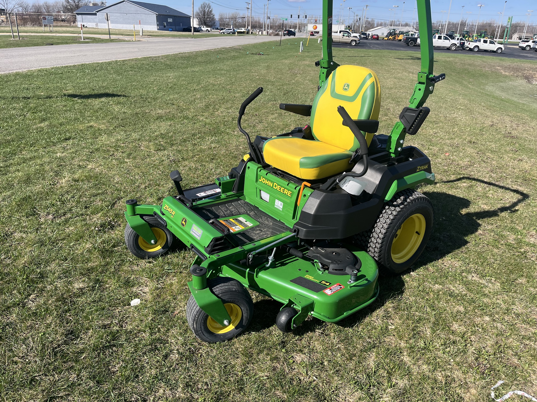 2025 John Deere Z545R Image 1