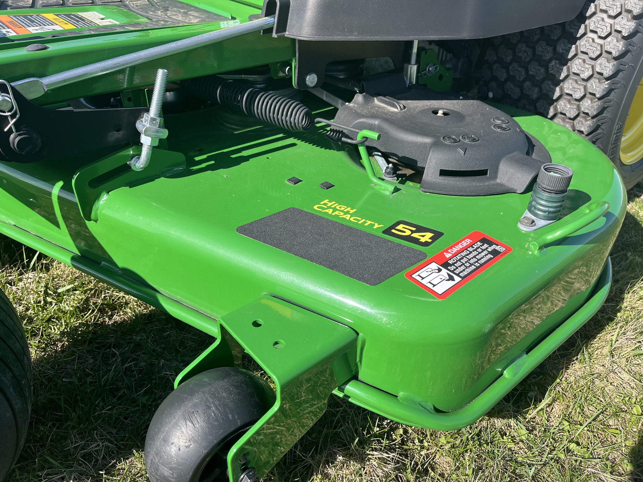 2025 John Deere Z545R Image 12