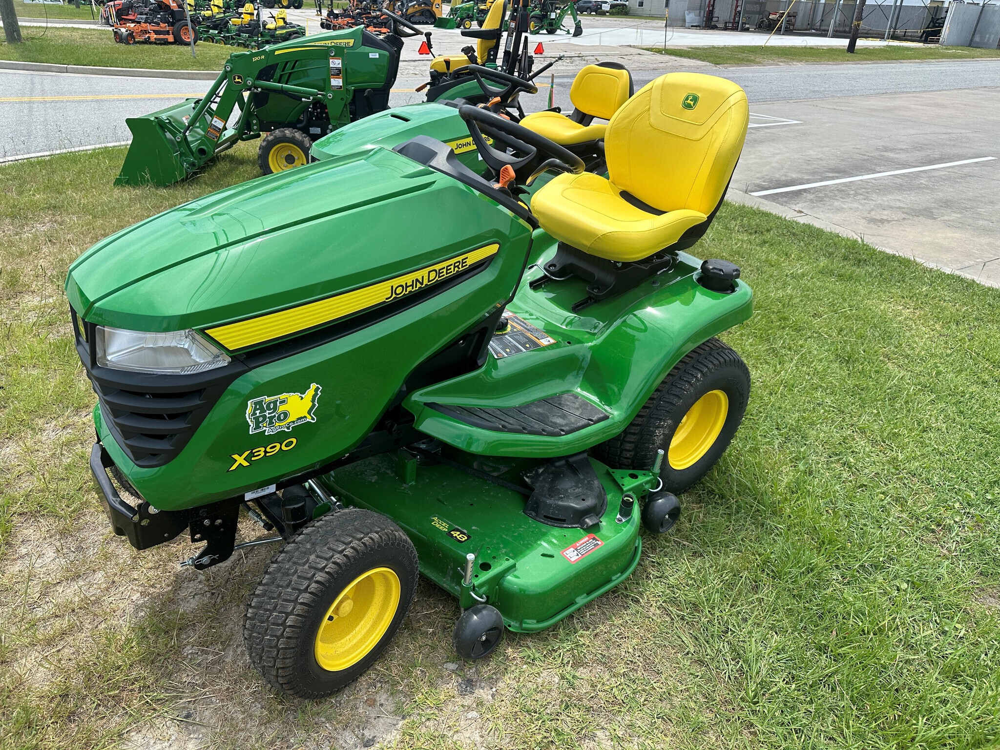 2025 John Deere X390 Image 1