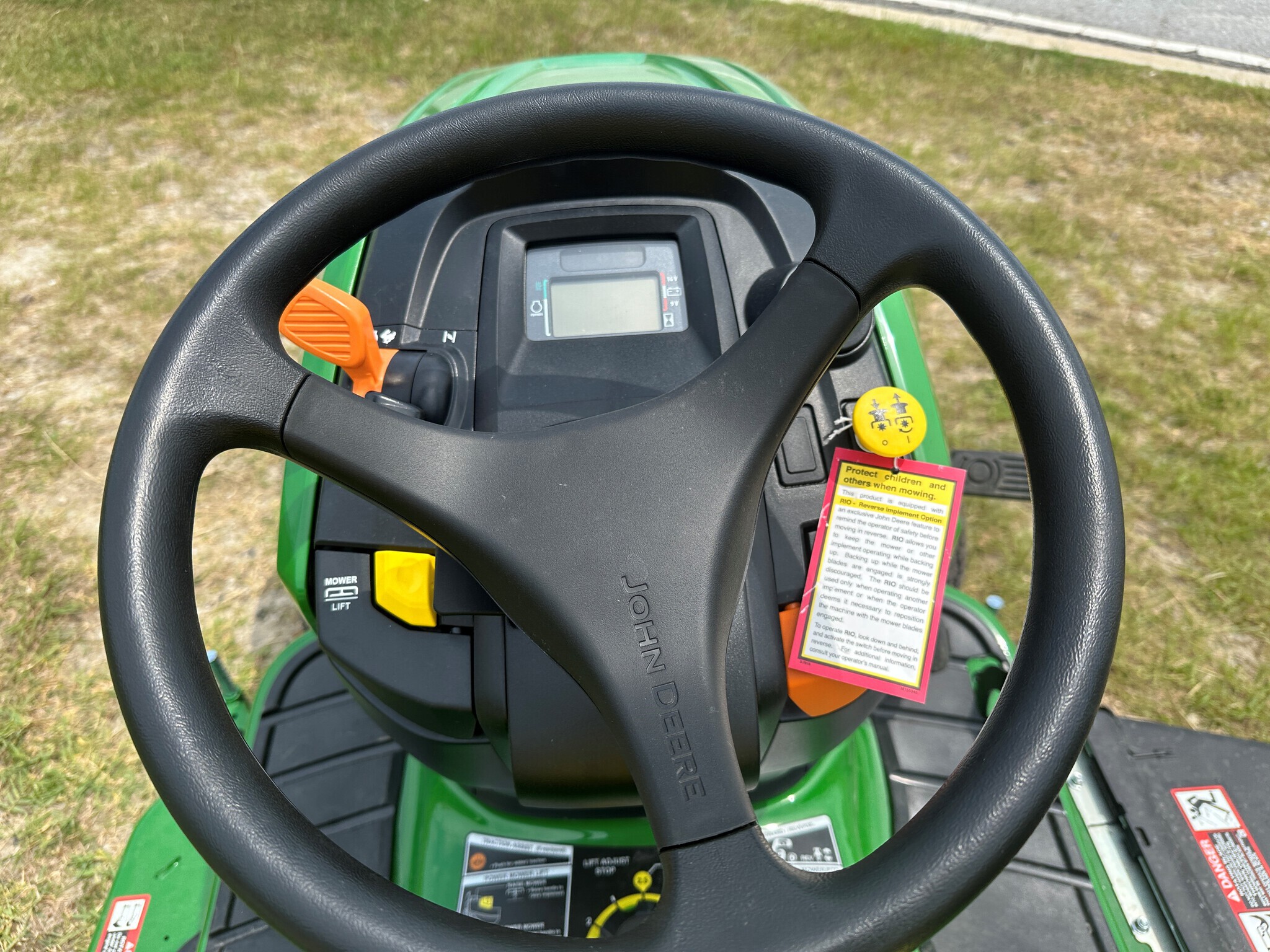 2025 John Deere X390 Image 3