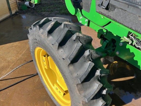 2014 John Deere 5085E Photo 8