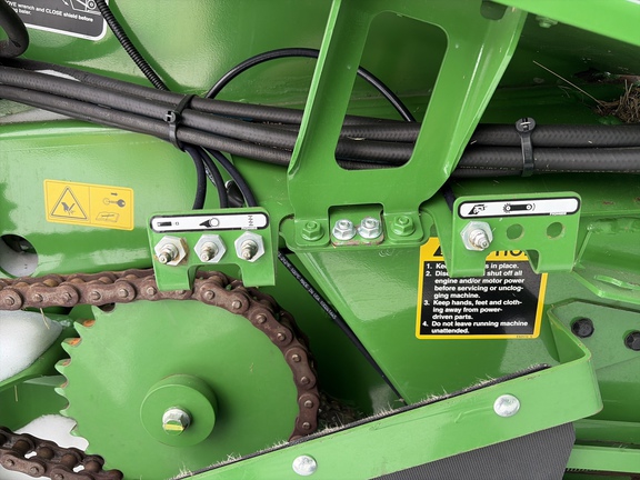 Used 2024 John Deere 561M Round Balers at Horizon Ag & Turf in Edmonton West, AB - Photo7