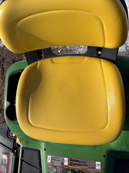 Used 2013 John Deere X320 Lawn & Garden Tractors at Horizon Ag & Turf in Westlock, AB - Photo7