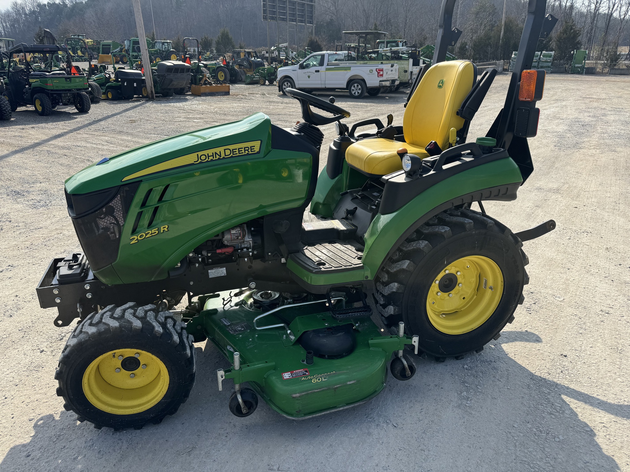2021 John Deere 2025R