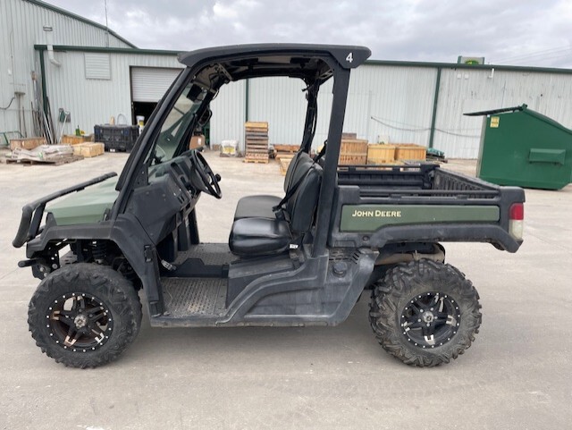 2021 John Deere XUV 835M Image 1