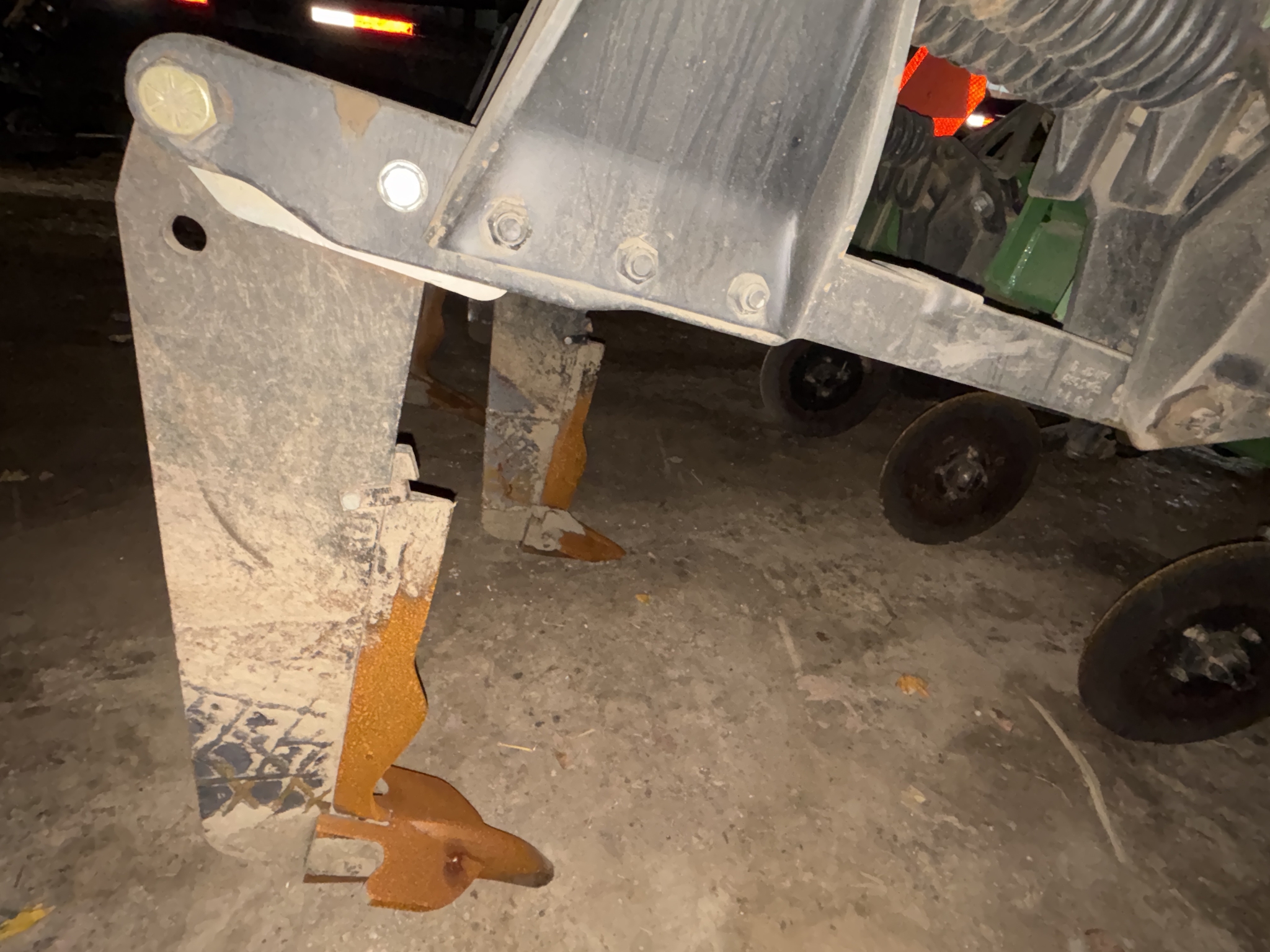 Used 2011 John Deere 2100 Rippers at Koenig Equipment in Anna, OH - PhotoXL11