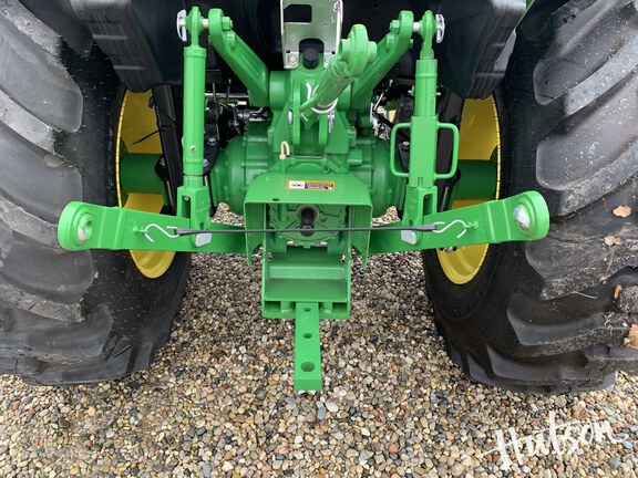 Photo of 2025 John Deere 4052M