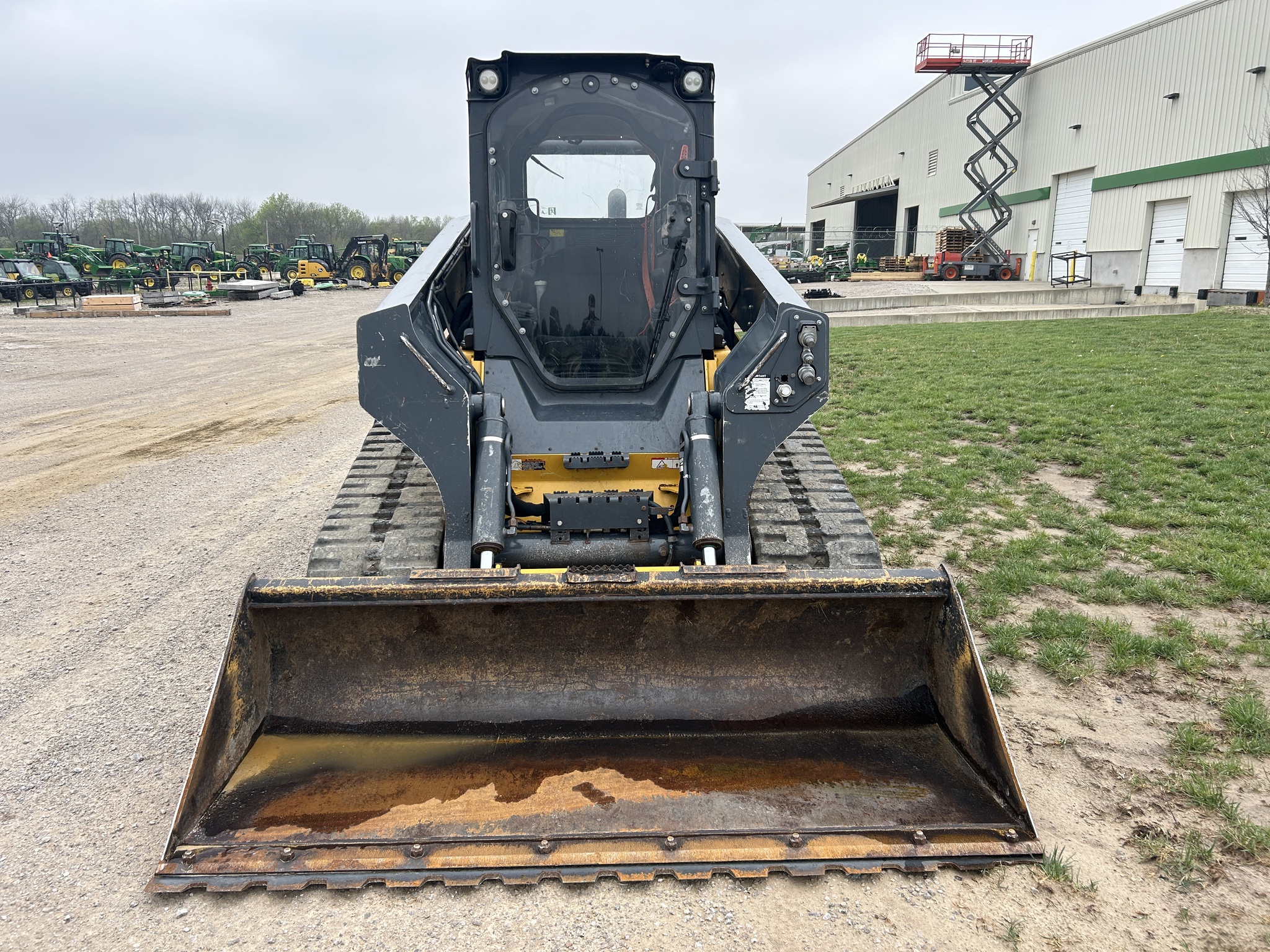  2019 John Deere 333G at Heritage Tractor in Adrian, MO