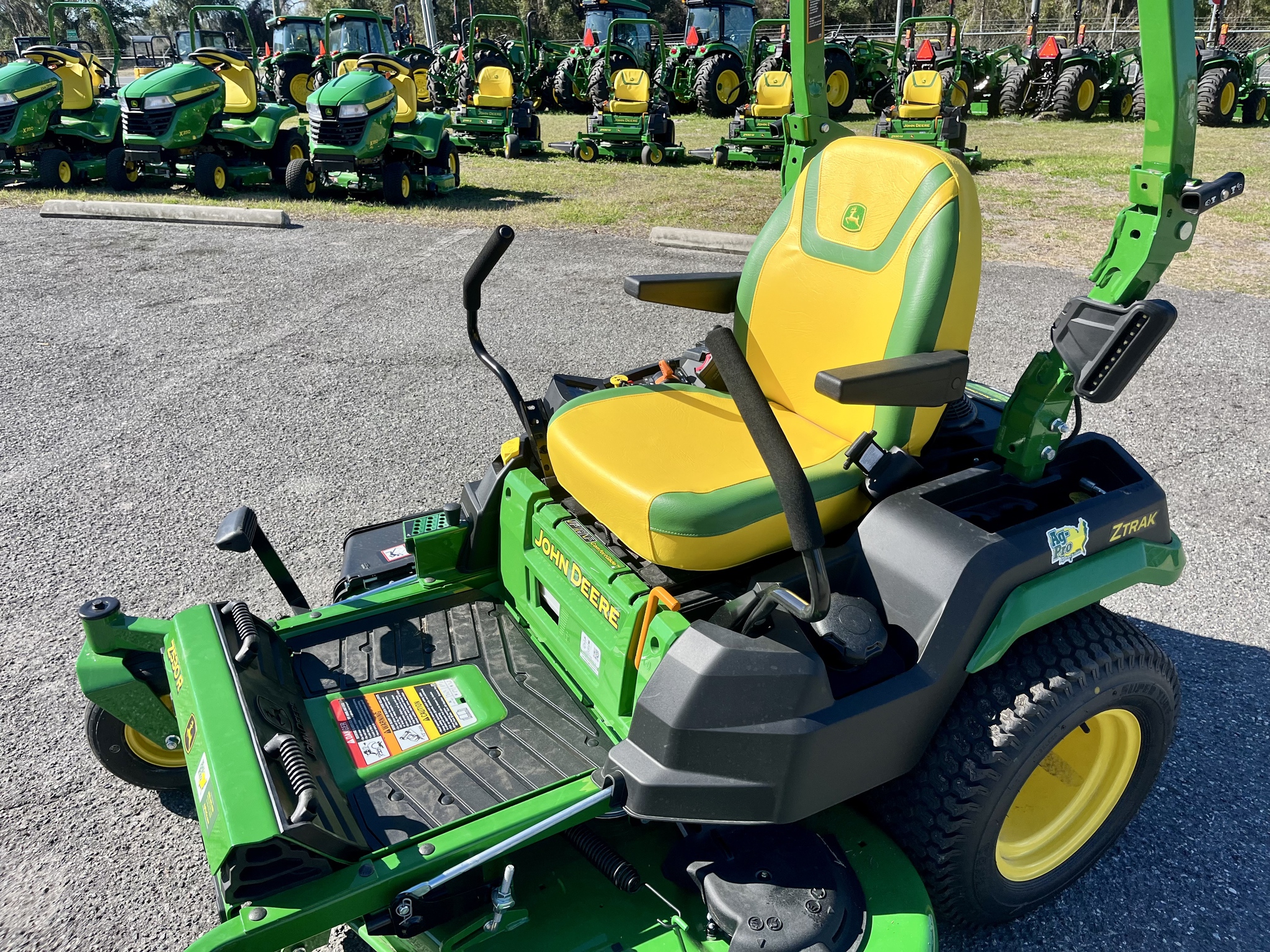2026 John Deere Z530R Image 6