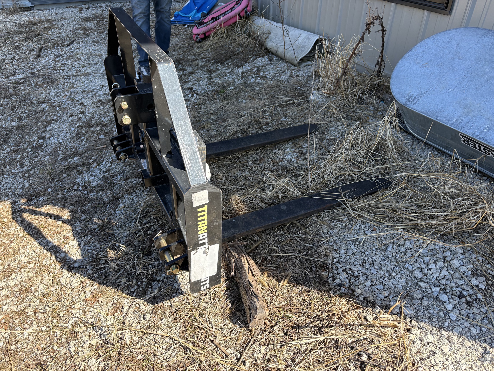  2019 John Deere 3033R at Heritage Tractor in Geneseo, IL