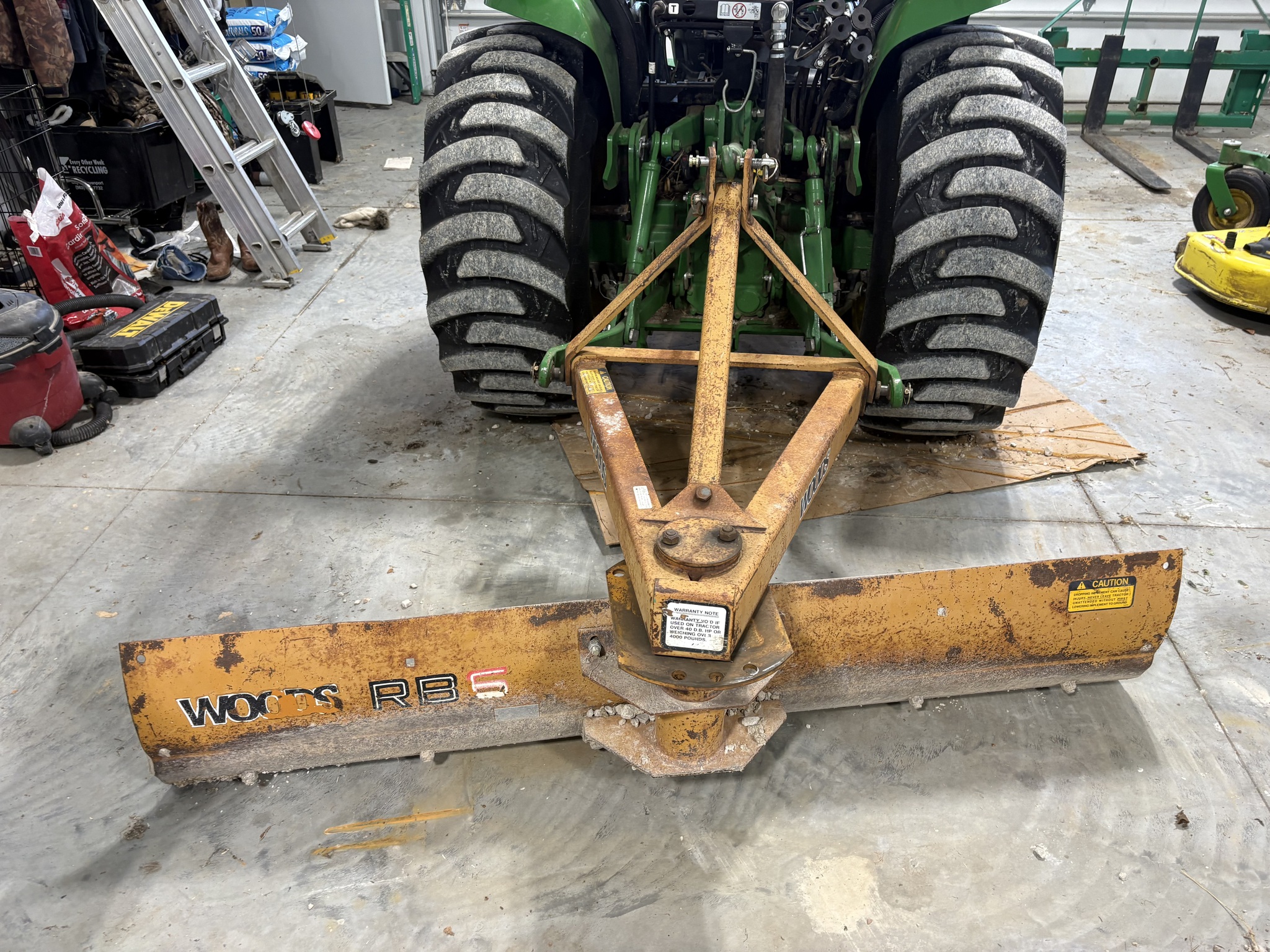  2019 John Deere 3033R at Heritage Tractor in Geneseo, IL