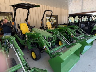 2025 John Deere 1025R Photo 2