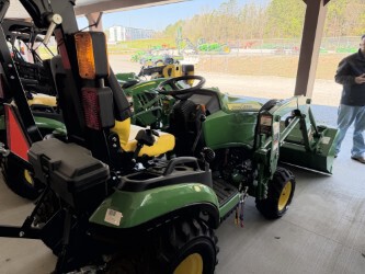 2025 John Deere 1025R Photo 4