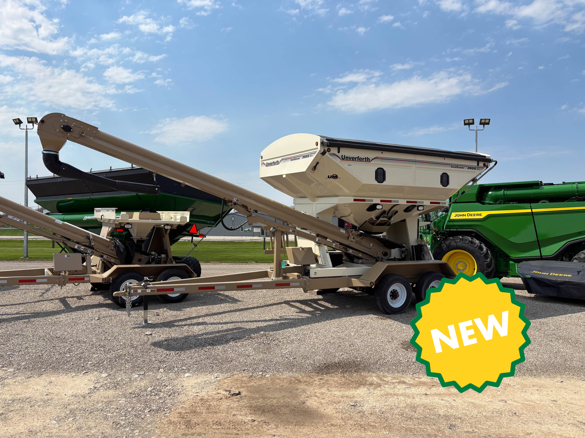 Used -- Unverferth 3955XL Seed Tenders at Koenig Equipment in Anna, OH - PhotoXL0