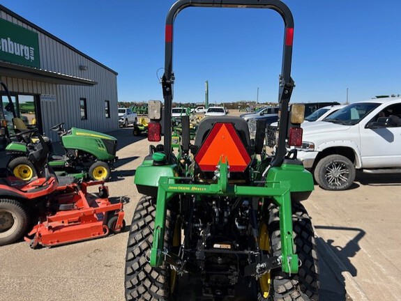 2023 John Deere 2032R (5th thumbnail)
