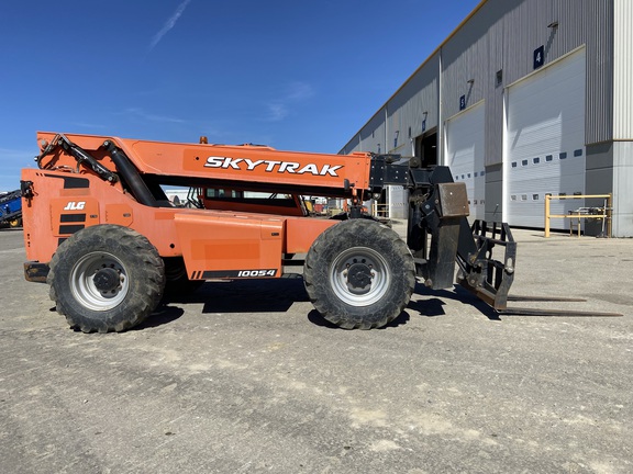2019 JLG 10054