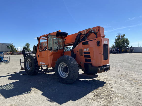 2019 JLG 10054