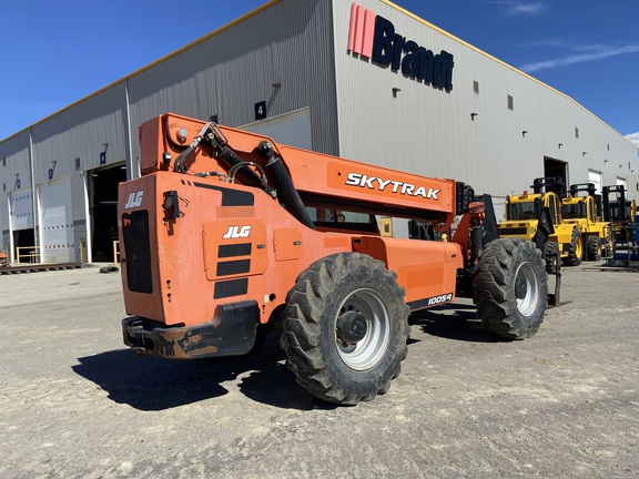 2019 JLG 10054