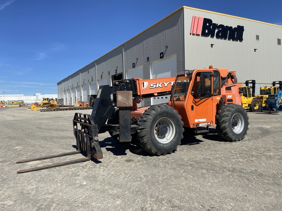 2019 JLG 10054