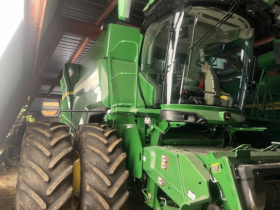 Photo of 2025 John Deere S7 800