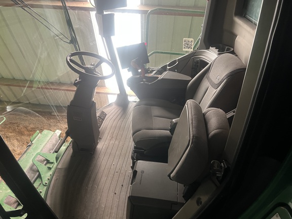 Photo of 2025 John Deere S7 800