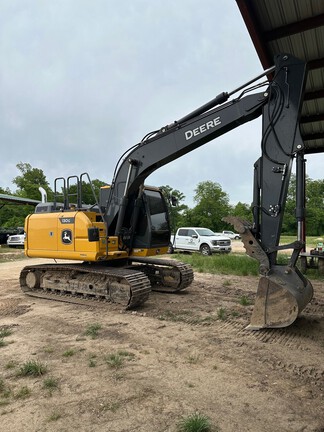 Photo of a 2022 John Deere 130G