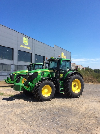 John Deere 6R 250