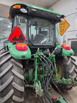 Photo of 2015 John Deere 5115M